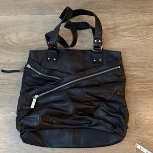 Perlina Black Shoulder Bag